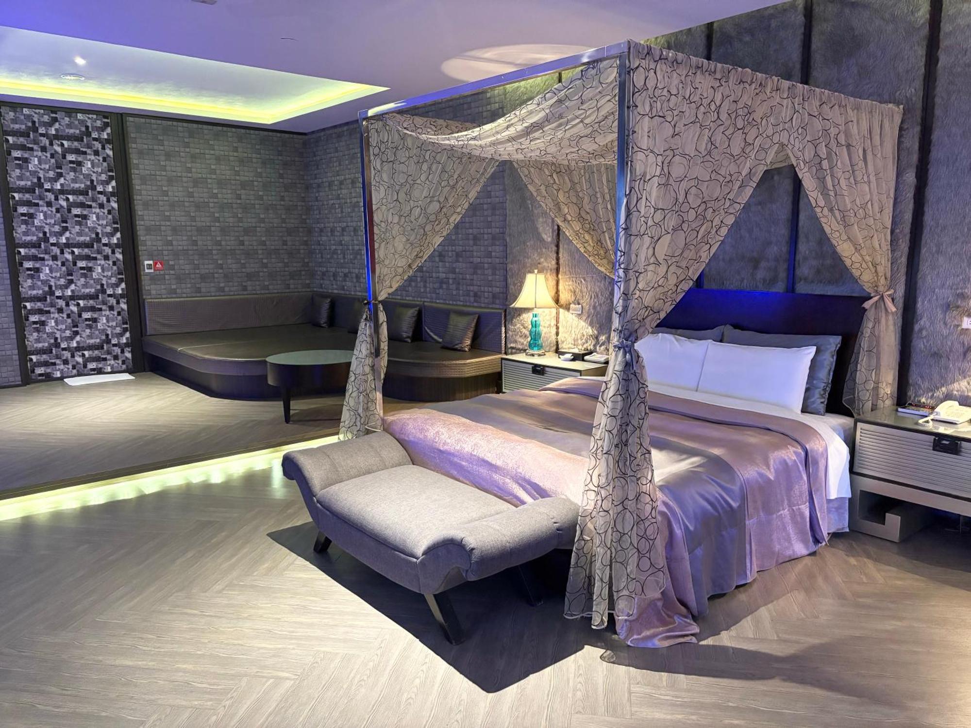 Xiadu Motel Taichung Eksteriør billede